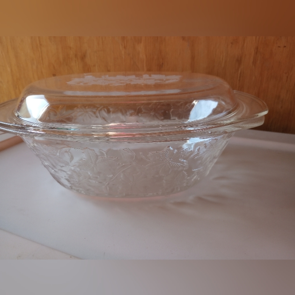 Princess House Fantasia Flower engraved 3-quart Bake and serve Casserole Dish